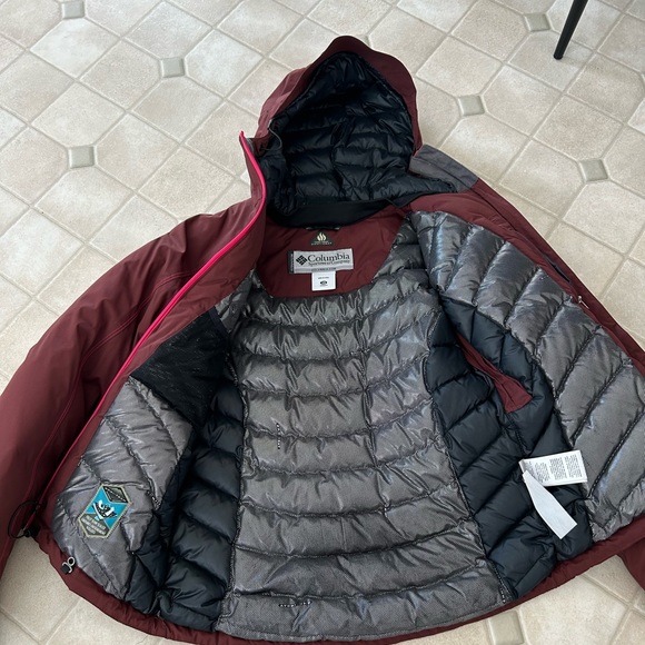Women’s Columbia Winter Jacket - Picture 2 of 6
